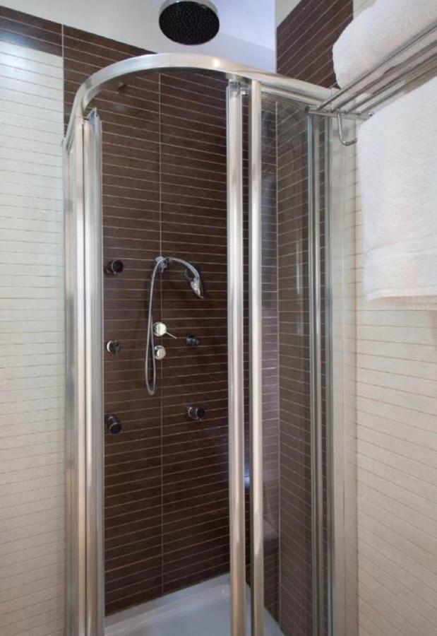 Apartamento Puerta del Arenal - Kainga Homes Sevilla Bagian luar foto